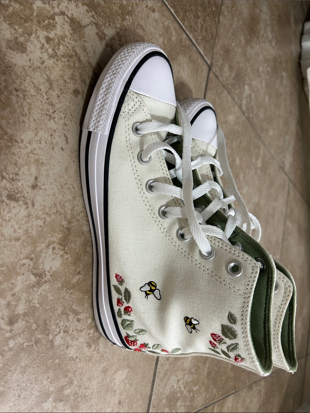 Converse Cream High-Top Sneakers with Strawberry  & Bee Embroidery - Picture 2 of 5
